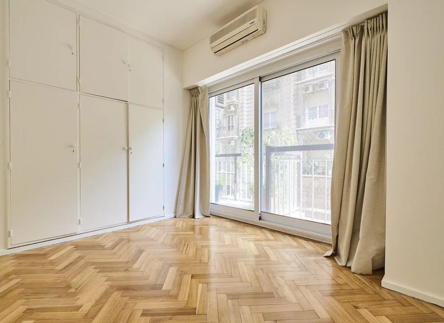 Venta Semipiso 4 Ambientes más Dependencia - Seguridad 24hs en Barrio Norte 5