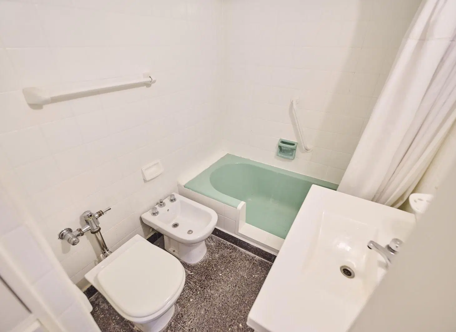 Venta Semipiso 4 Ambientes más Dependencia - Seguridad 24hs en Barrio Norte 4