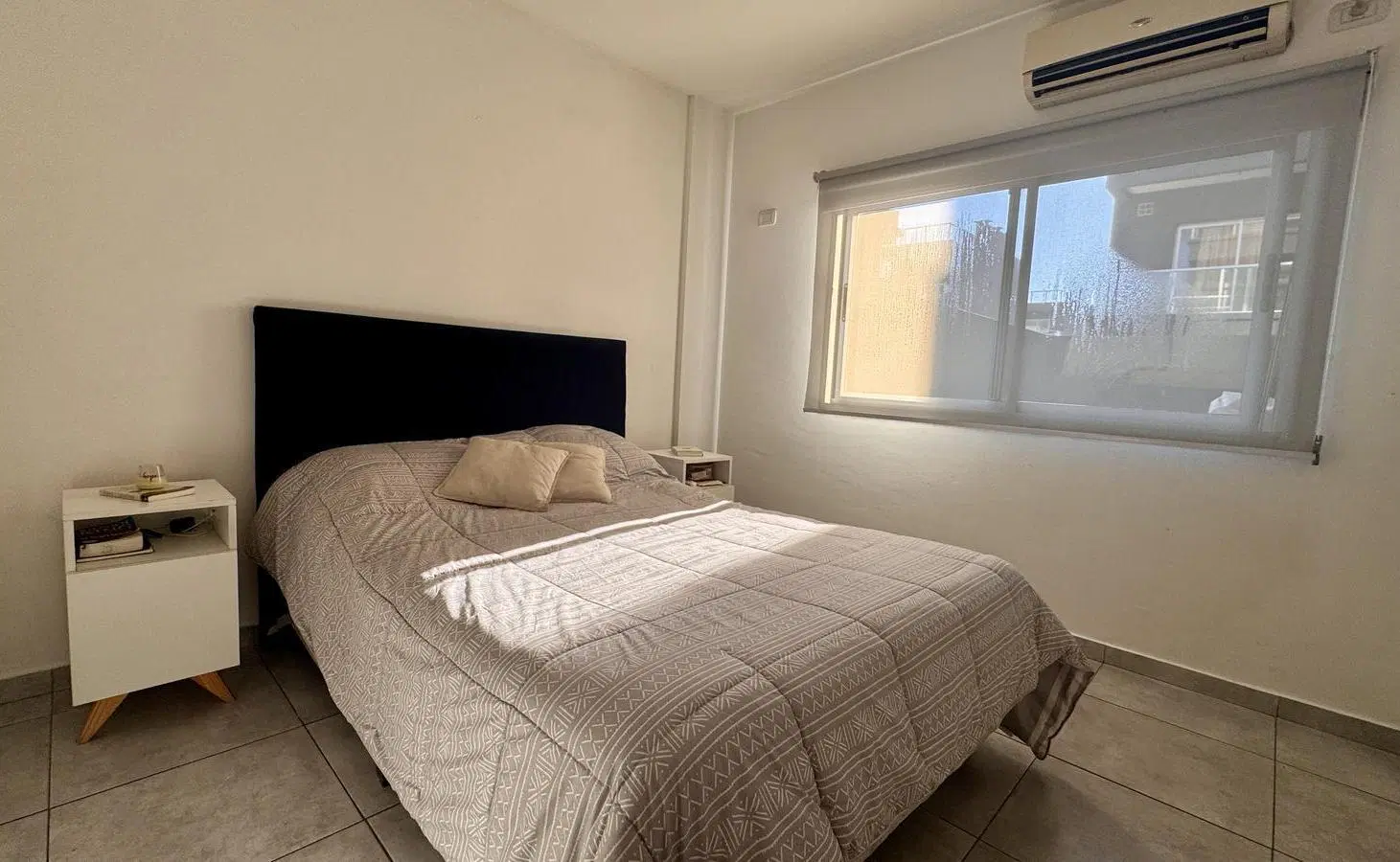 VENTA DEPARTAMENTO 3 AMBIENTES CON PATIO Y COCHERA, LOMAS DEL MIRADOR 3