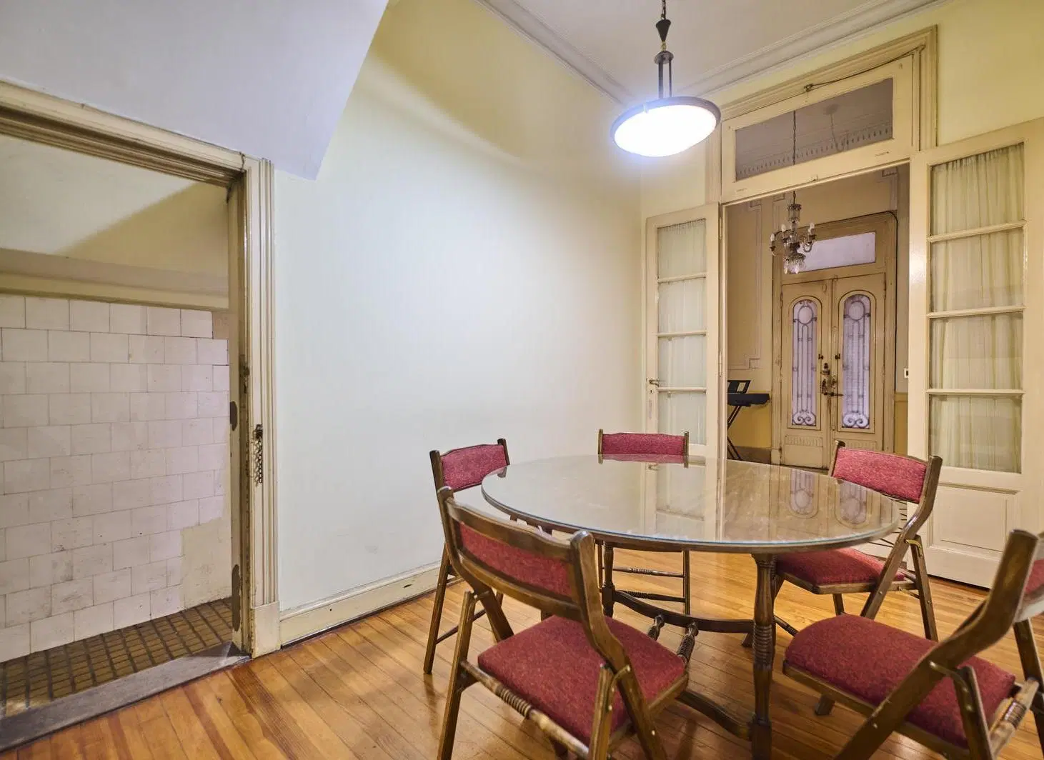 Venta PH 6 Ambientes con Cochera y Patio en Flores. Oportunidad 4