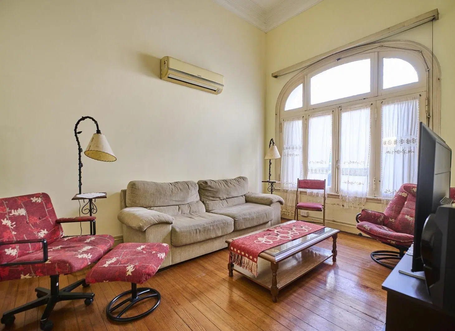 Venta PH 6 Ambientes con Cochera y Patio en Flores. Oportunidad 2