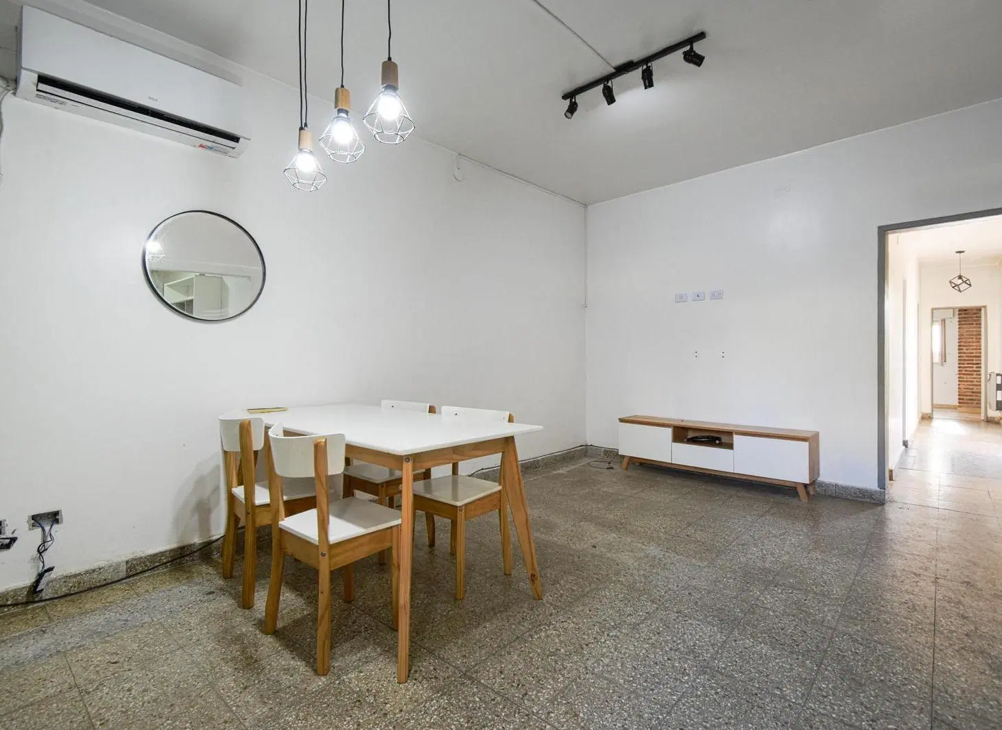 VENTA PH DE 4 AMBIENTES CON PATIO CENTRO DE BALLESTER 4