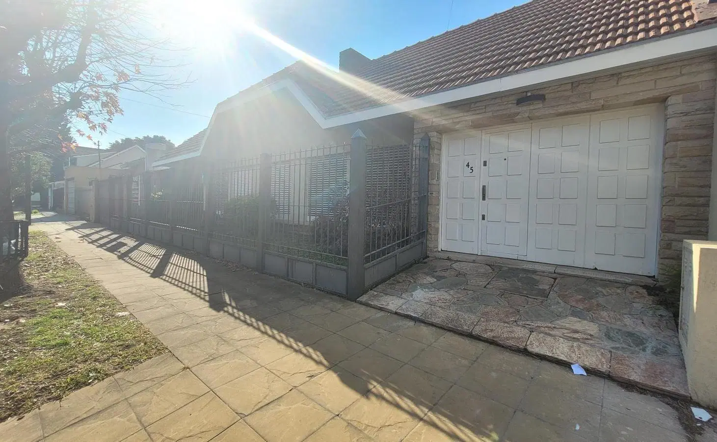 VENTA CASA 6 AMBIENTES CON COCHERA Y PILETA EN HAEDO 5