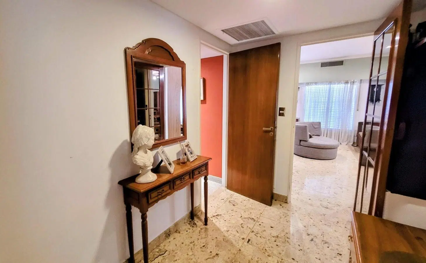 VENTA CASA 6 AMBIENTES CON COCHERA Y PILETA EN HAEDO 2