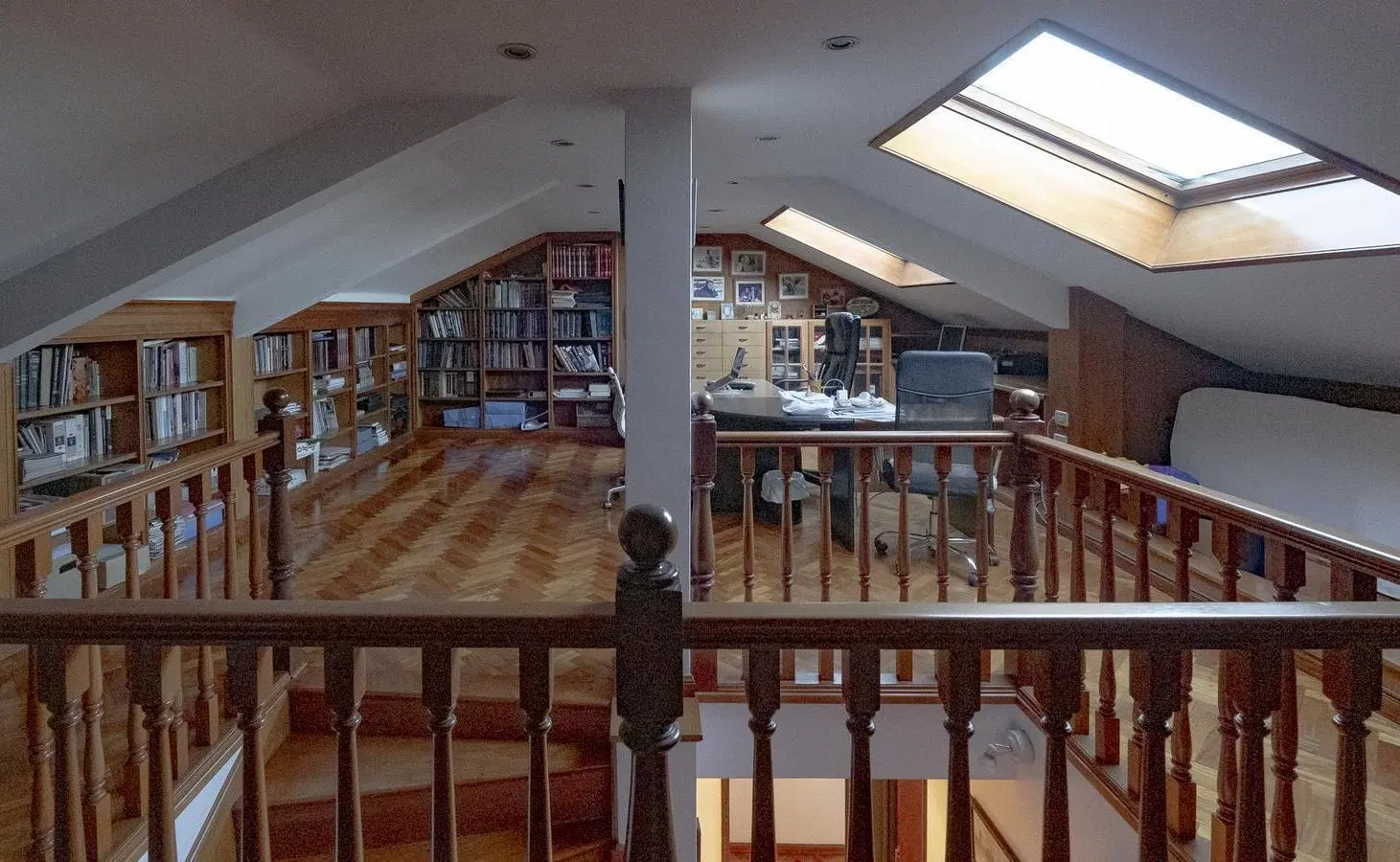 Venta de Casa con piscina, gimnasio y quincho en Villa Sarmiento 5