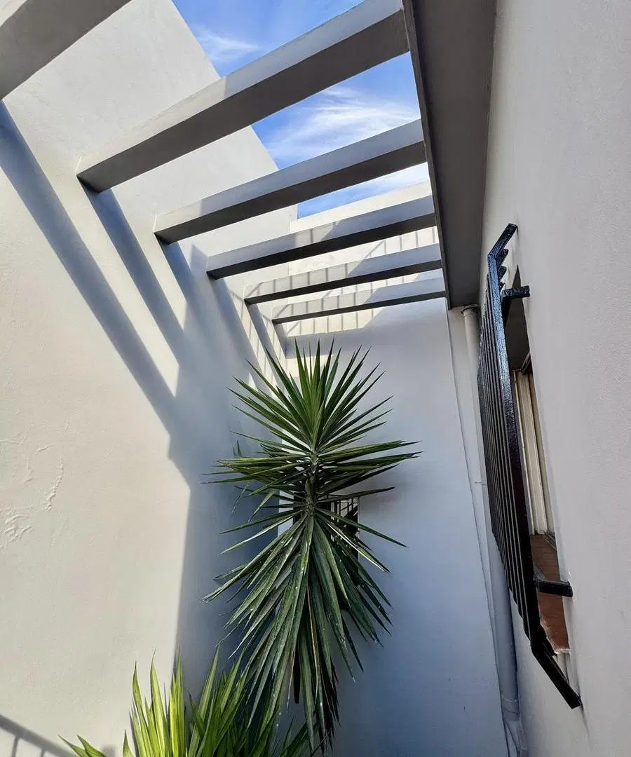 VENTA CASA 4 AMBIENTES CON PATIO Y PARRILLERO EN GERLI OESTE 4