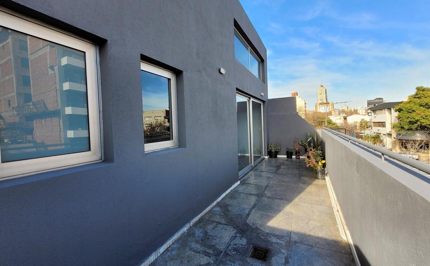 Foto de ALQUILER GRAN DEPARTAMENTO DUPLEX 2 AMBIENTES CON BALCON TERRAZA VILLA CRESPO, imagen 4