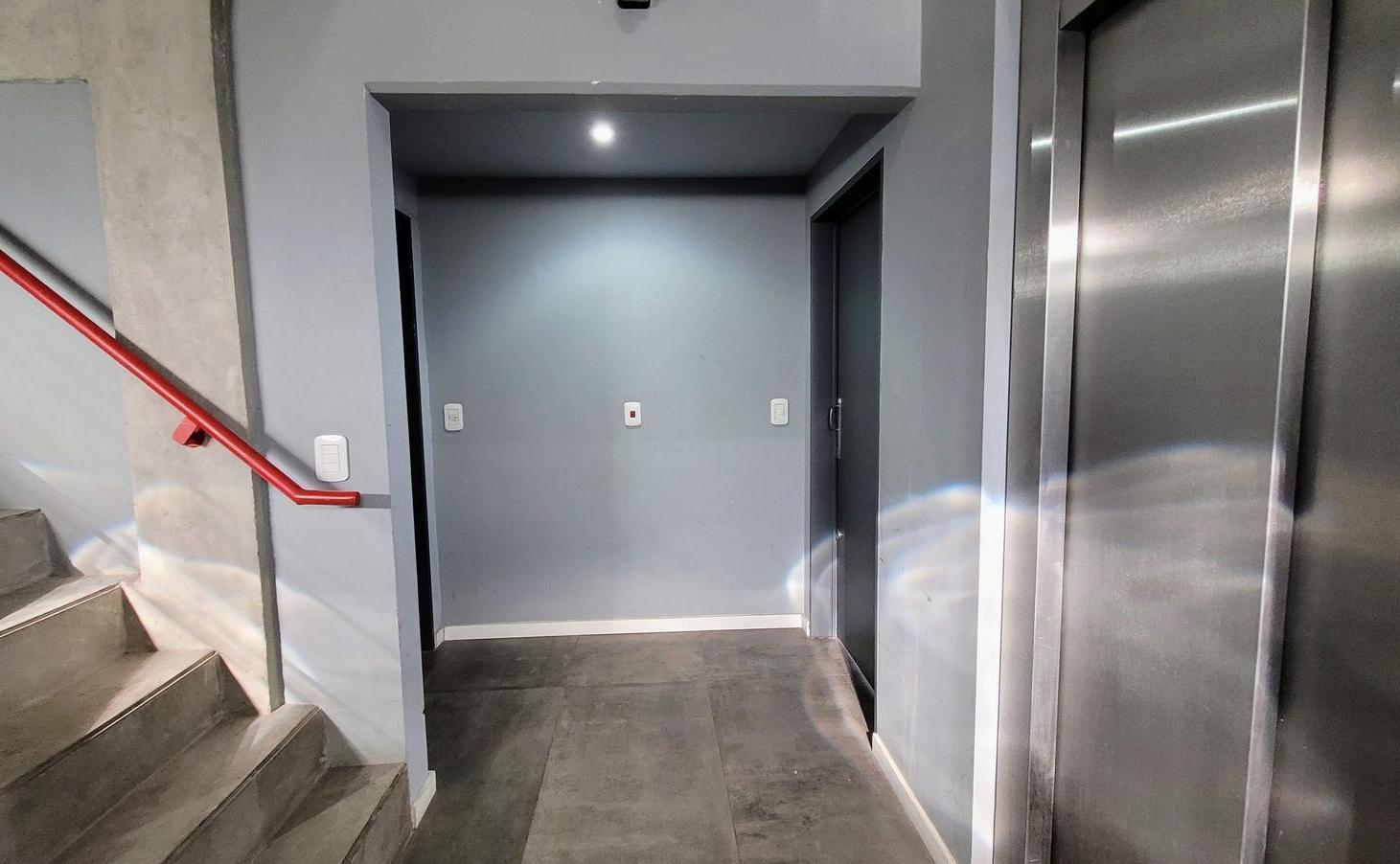 Foto de ALQUILER GRAN DEPARTAMENTO DUPLEX 2 AMBIENTES CON BALCON TERRAZA VILLA CRESPO, imagen 3
