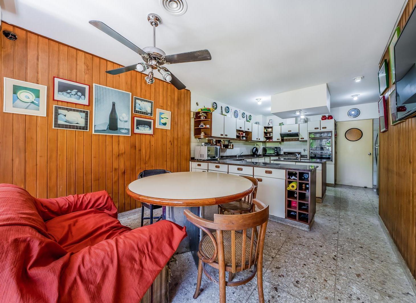 Foto de Venta Casa 6 Ambientes, Pileta, 4 Cocheras, Jardín en Bajo Belgrano, imagen 2