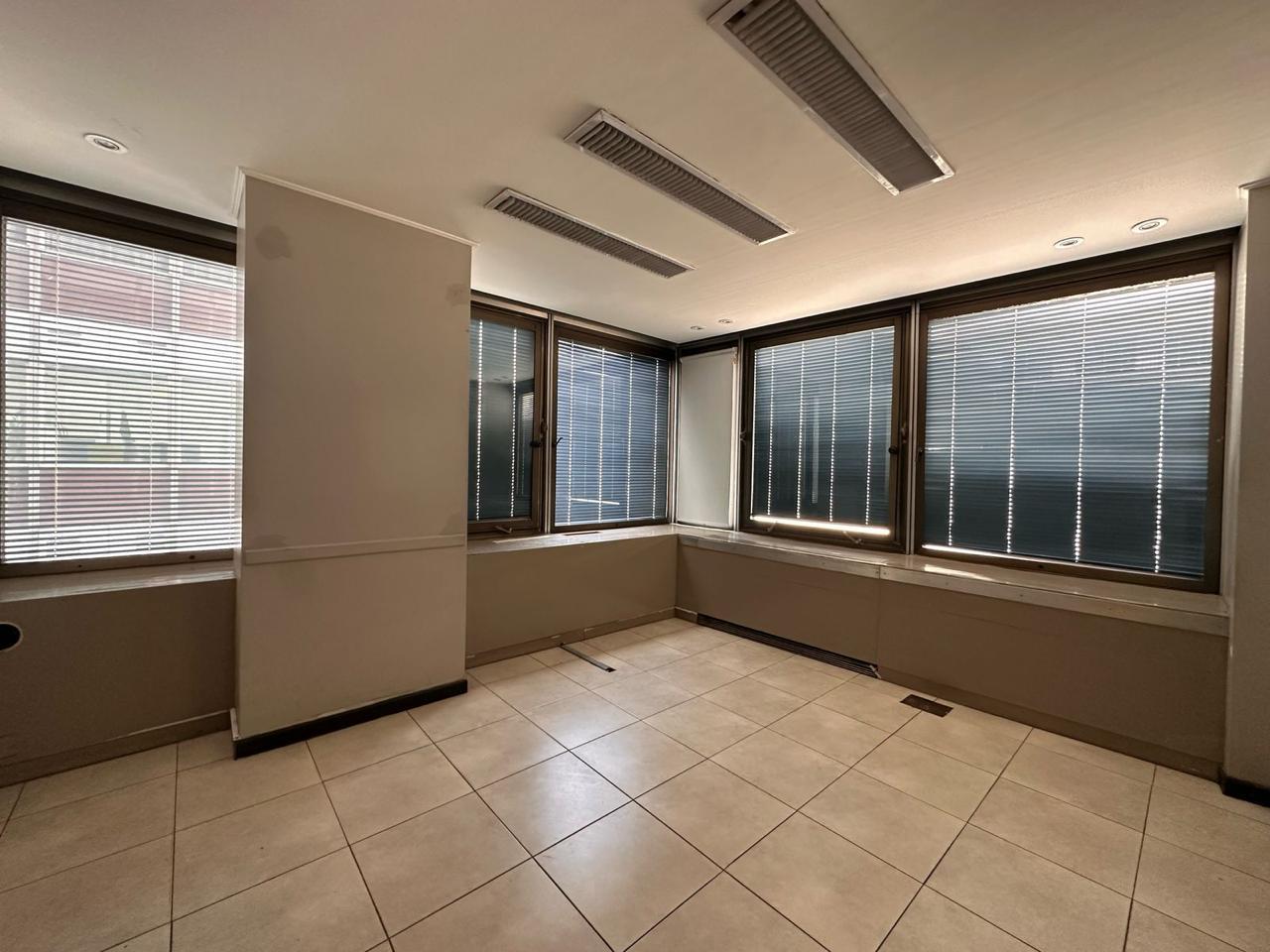 Foto de ALQUILER OFICINA - EDIFICIO "CLUB ALEMAN" EN MICROCENTRO, imagen 1