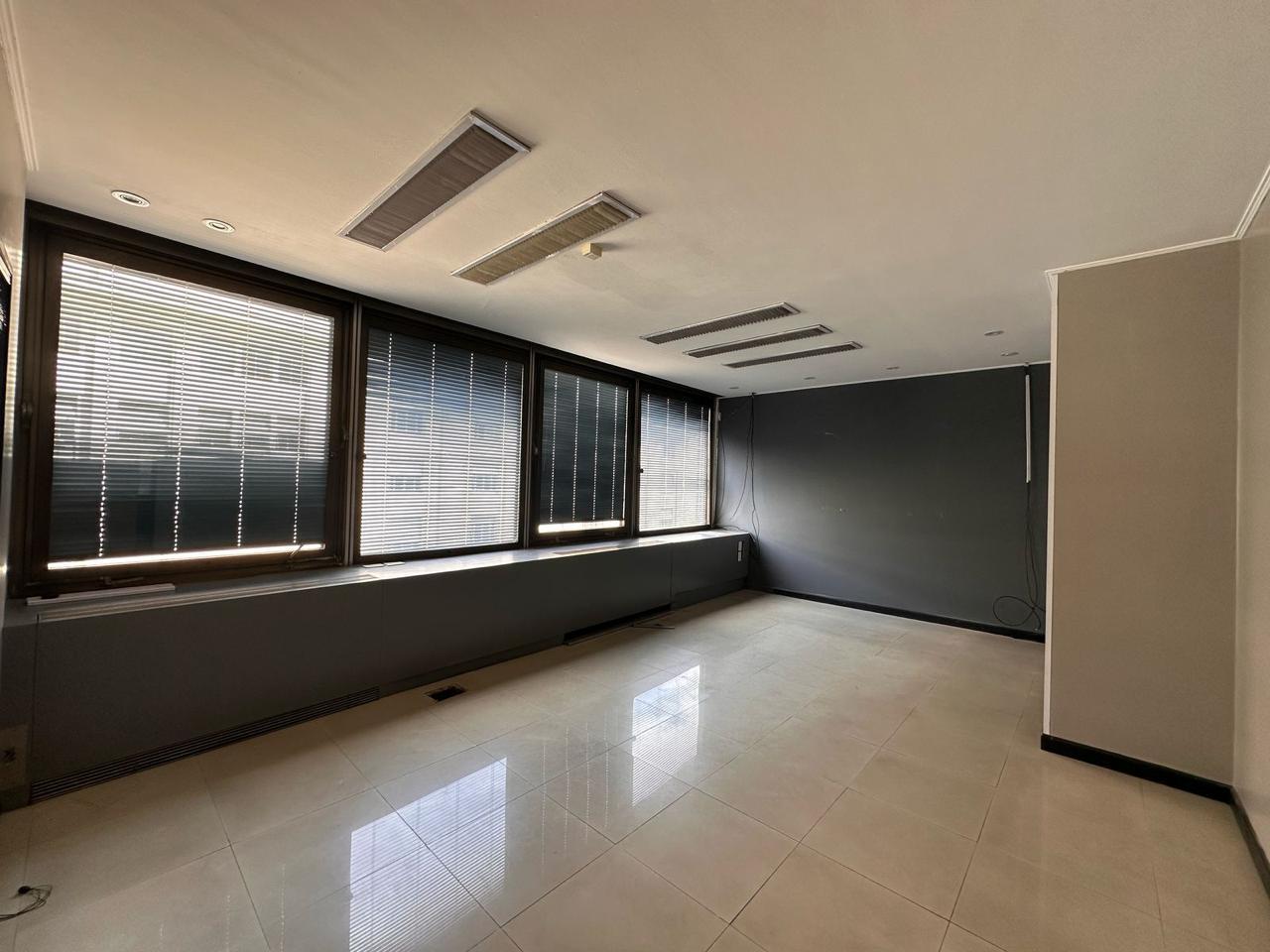 Foto de ALQUILER OFICINA - EDIFICIO "CLUB ALEMAN" EN MICROCENTRO, imagen 2