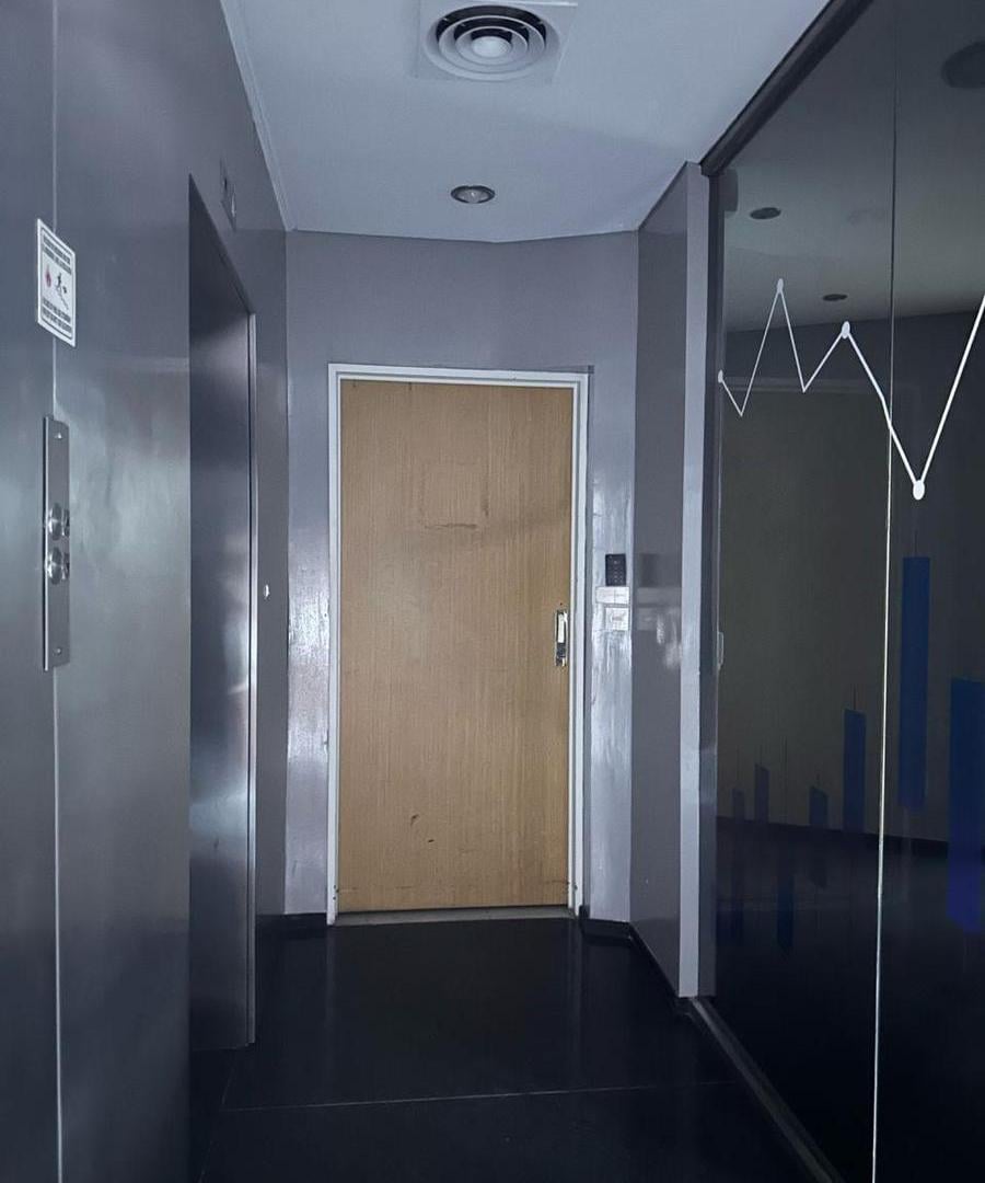 Foto de ALQUILER OFICINA - EDIFICIO "CLUB ALEMAN" EN MICROCENTRO, imagen 5