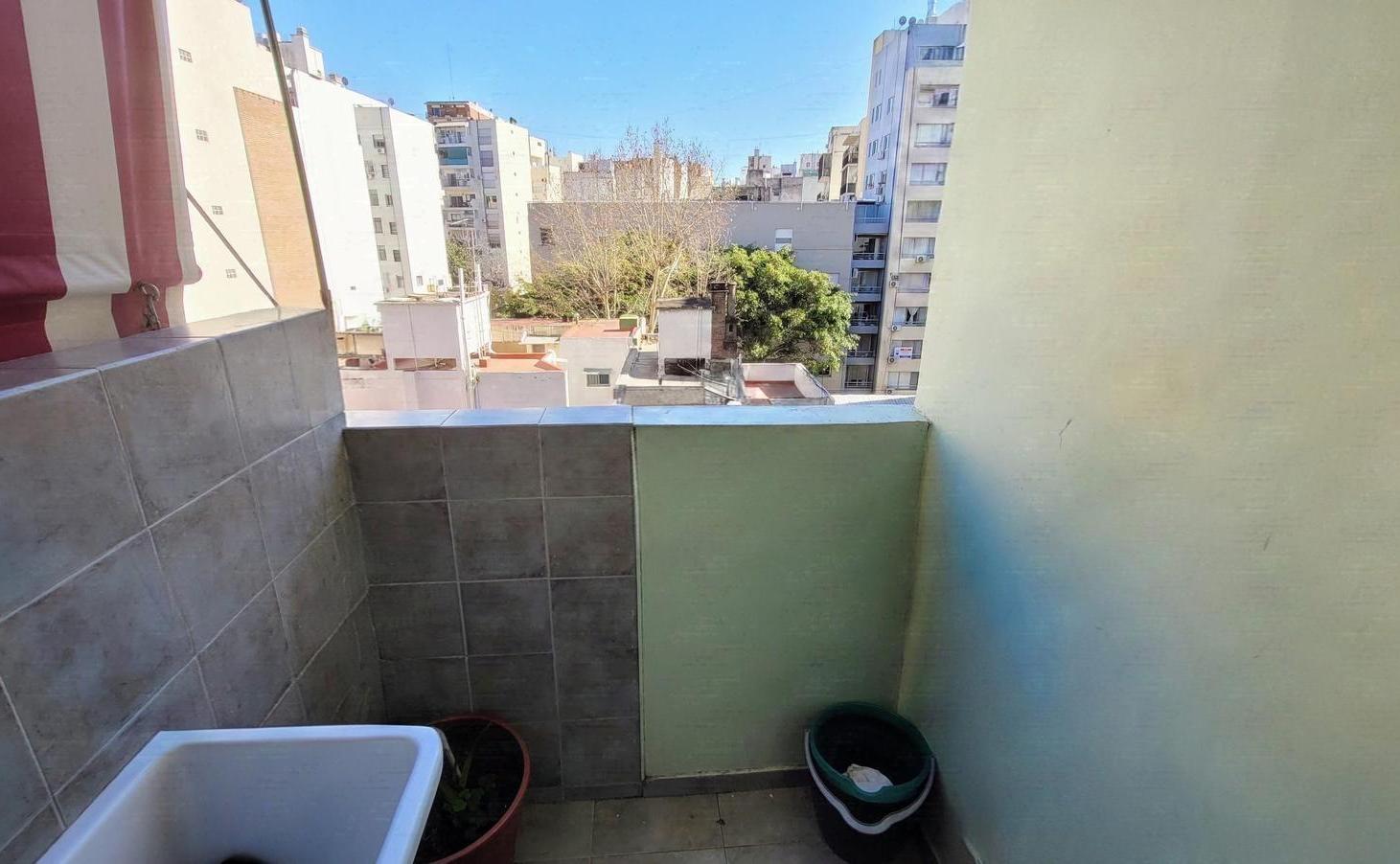 Foto de VENTA DEPARTAMENTO 3 AMBIENTES CON BALCON APTO CREDITO EN RECOLETA, imagen 1