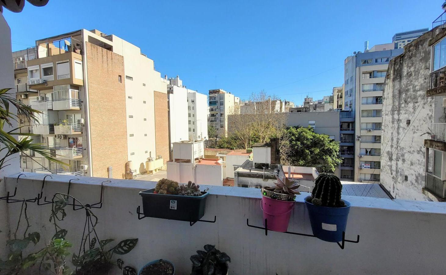 Foto de VENTA DEPARTAMENTO 3 AMBIENTES CON BALCON APTO CREDITO EN RECOLETA, imagen 3