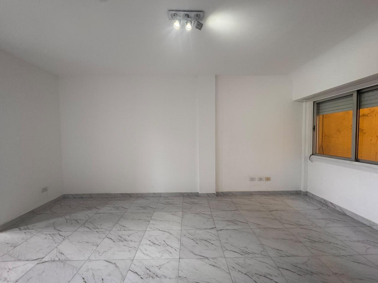 Foto de Venta Departamento Dos Ambientes Nuevo en Centro de San Martin, imagen 2