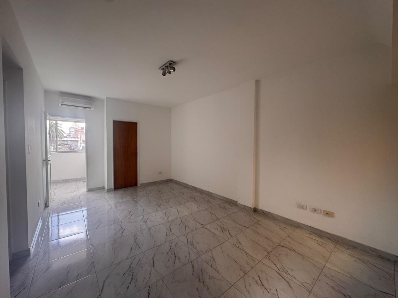 Foto de Venta Departamento Dos Ambientes Nuevo en Centro de San Martin, imagen 1