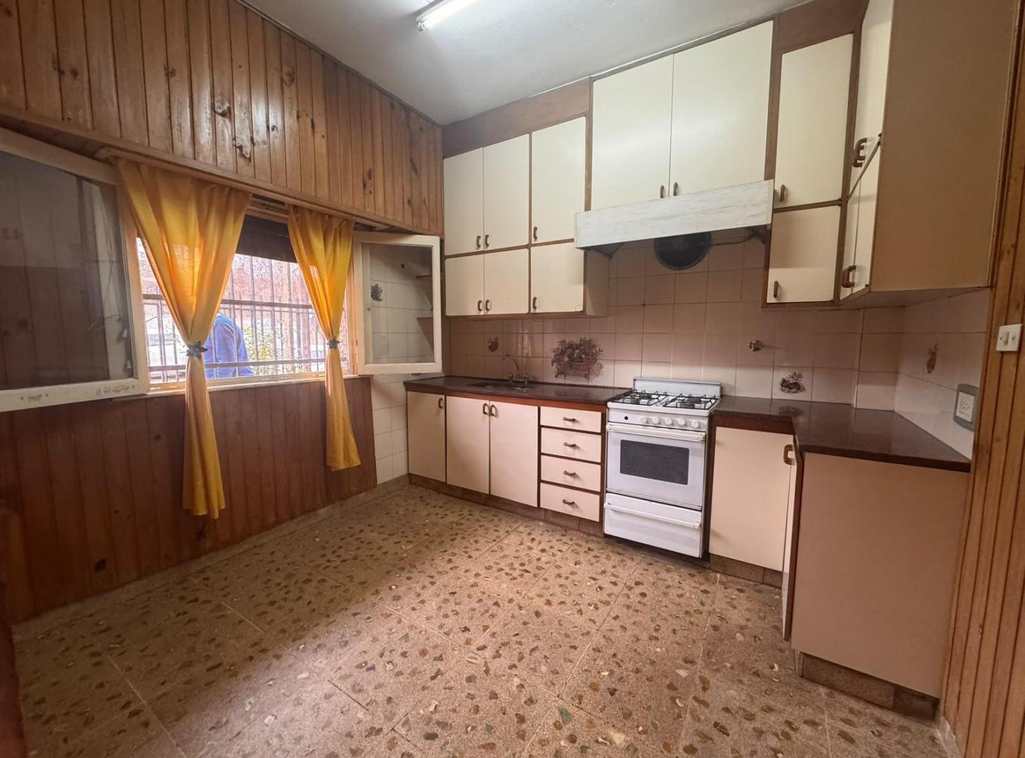 Foto de VENTA CASA 4 AMBIENTES EN JOSE LEON SUAREZ, imagen 3