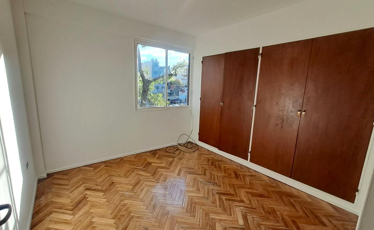 Foto de Alquiler Departamento 3 Ambientes con Terraza Común por Escalera en, imagen 3