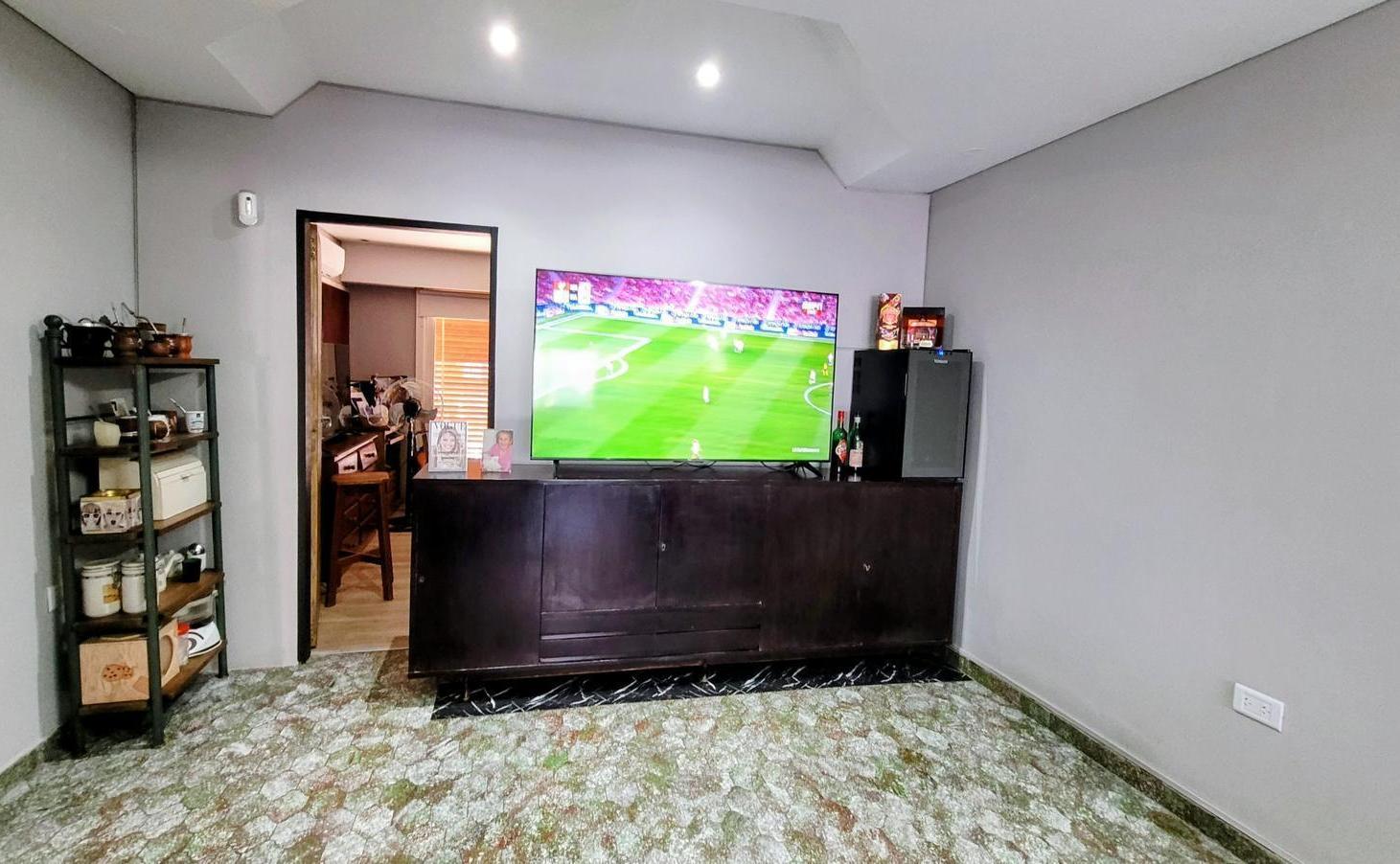 Foto de VENTA CASA 4 AMBIENTES APTO CREDITO EN RAMOS MEJIA, imagen 2
