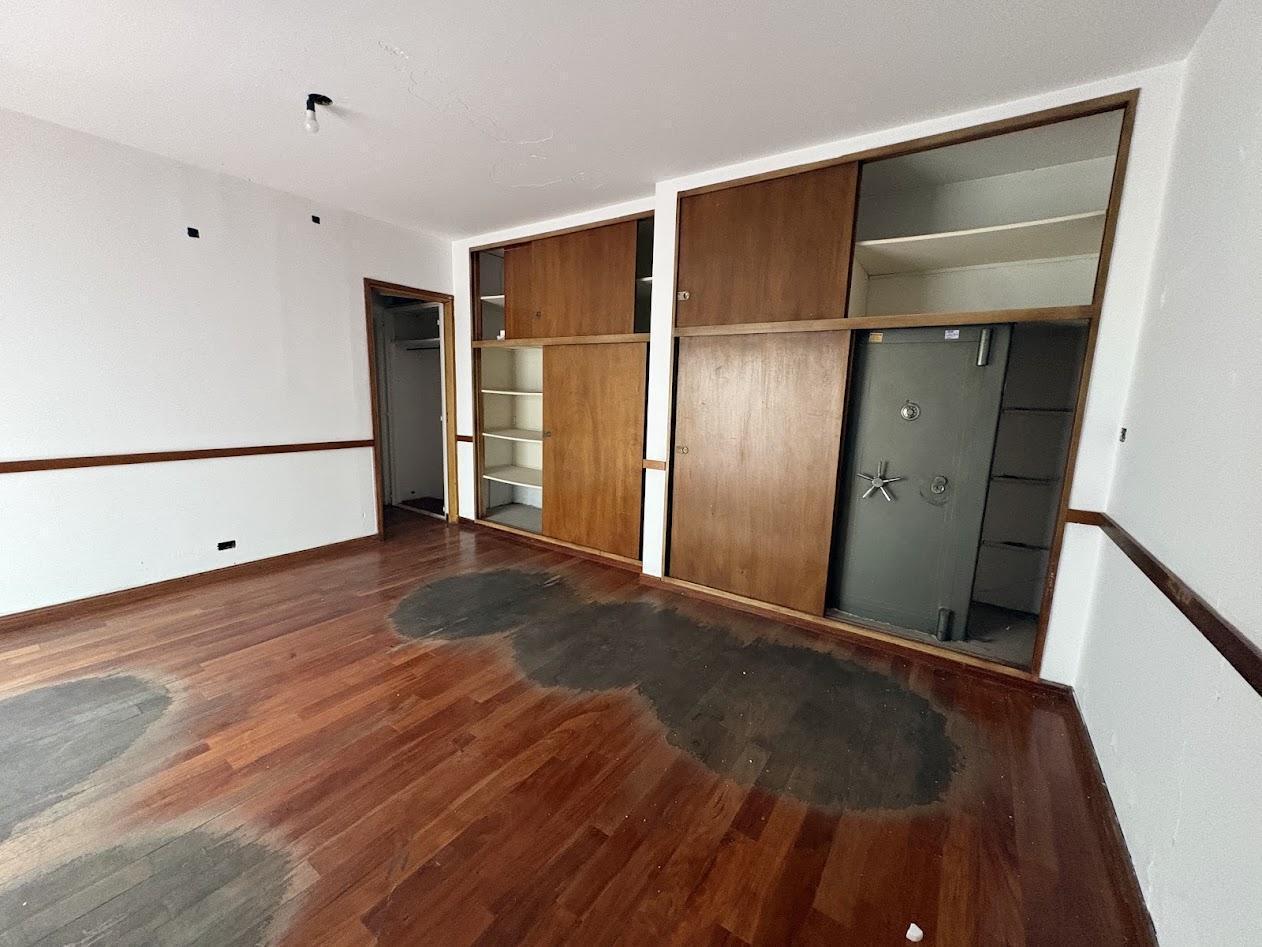 Foto de Venta Departamento 11 Ambientes con 3 cocheras patio terraza apto, imagen 5