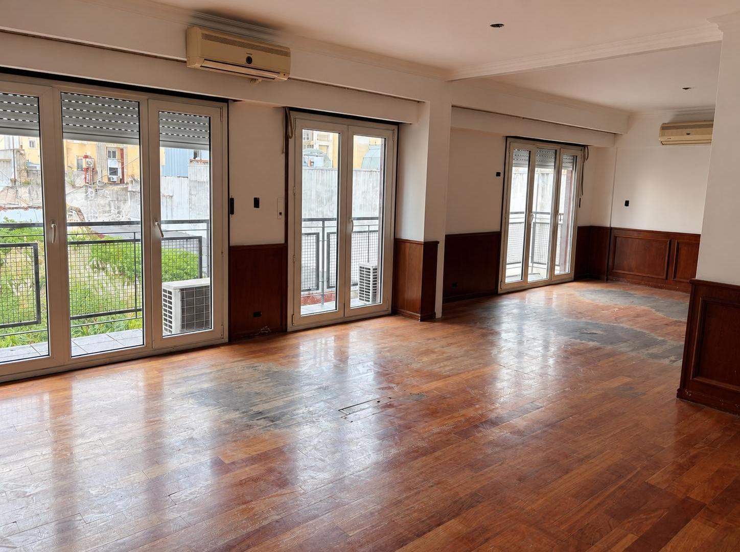 Foto de Venta Departamento 11 Ambientes con 3 cocheras patio terraza apto, imagen 3