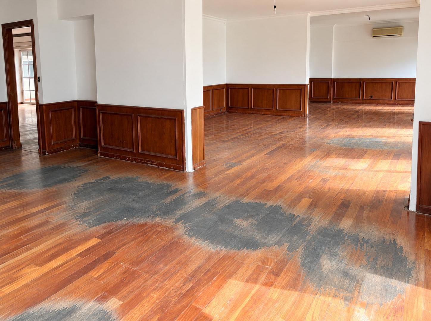 Foto de Venta Departamento 11 Ambientes con 3 cocheras patio terraza apto, imagen 4