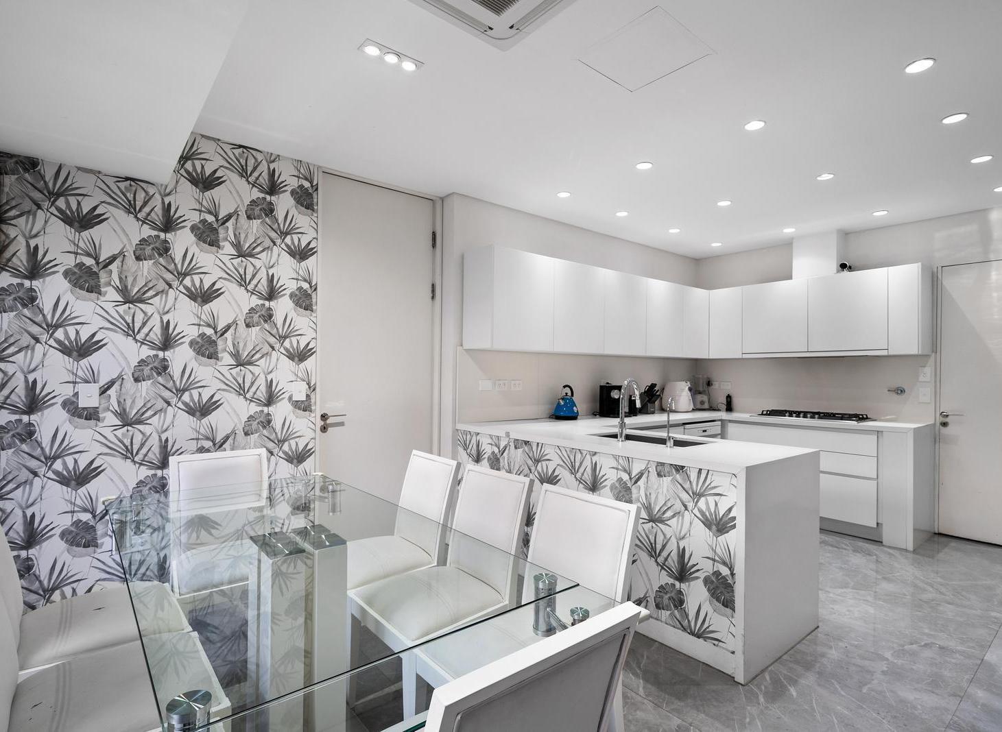 Foto de Venta Departamento 5 Ambientes - Pileta Propia - 2 Cocheras en Velvet, imagen 4