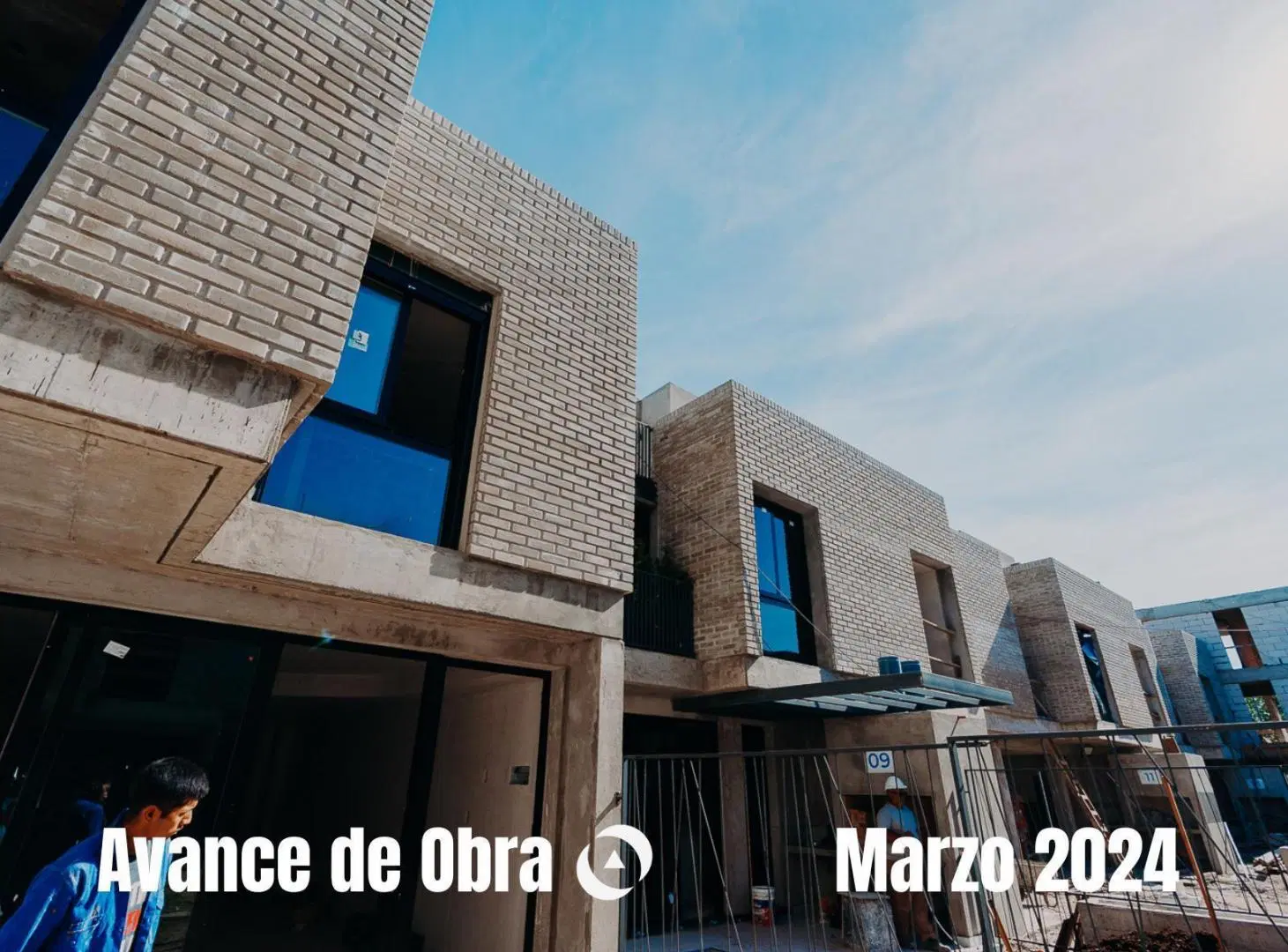 Venta Casa 4 Dormtiorios Con Pileta y Parrillero Cochera. Fisherton 2