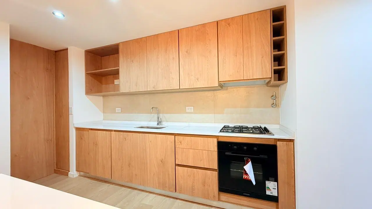 Venta Departamento Dos Dormitorios Suite Planta Baja Patio Reciclado de Autor. Centro 2
