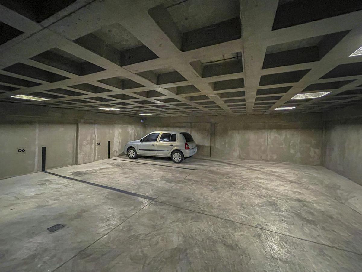 Venta/Financiación Cocheras Cubiertas Con Baulera N 8. Zona Tribunales