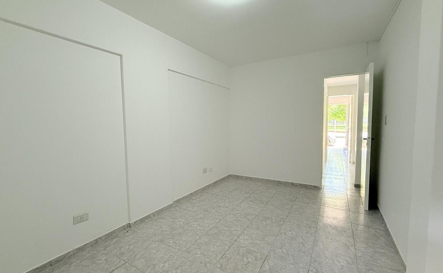 Foto de Venta/Permuta Departamento Un Dormitorio Con Patio Apto Profesional, imagen 1