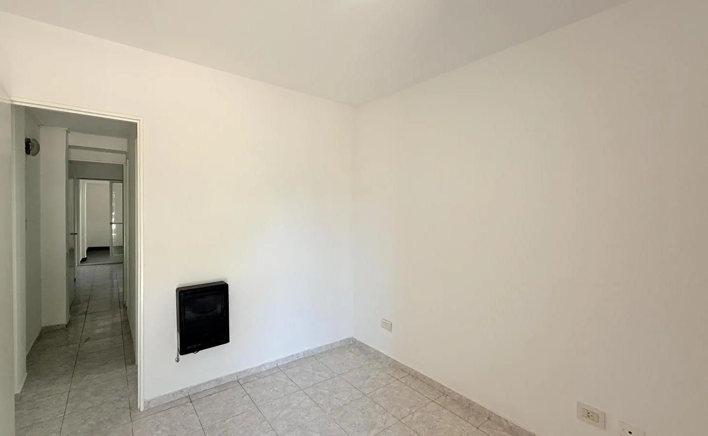 Venta/Permuta Departamento Un Dormitorio Con Patio Apto Profesional. Agote 2