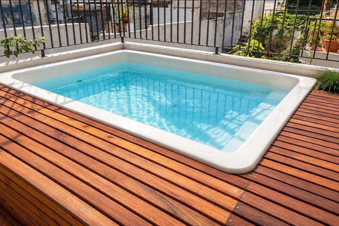 Venta Casa De Revista Tres Dormiorios Patio Piscina Quincho. Lourdes