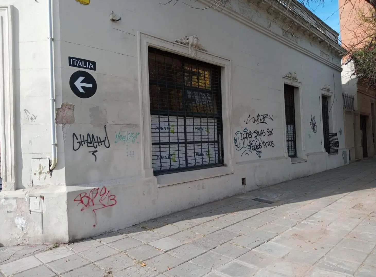Alquiler Local Comercial en esquina Barrio Abasto 5