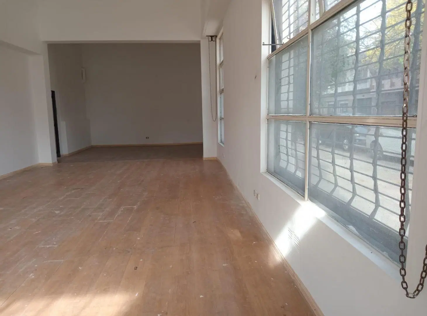 Alquiler Local Comercial en esquina Barrio Abasto 8