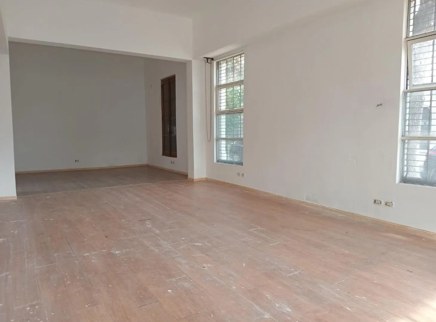 Alquiler Local Comercial en esquina Barrio Abasto 3