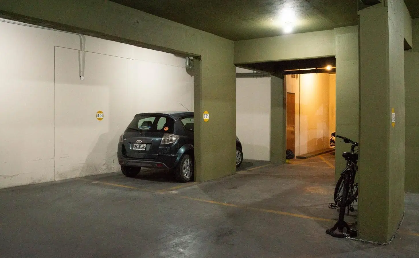 Venta/Financiación Cochera Cubierta Con Monta Coche Subsuelo. Centro 2