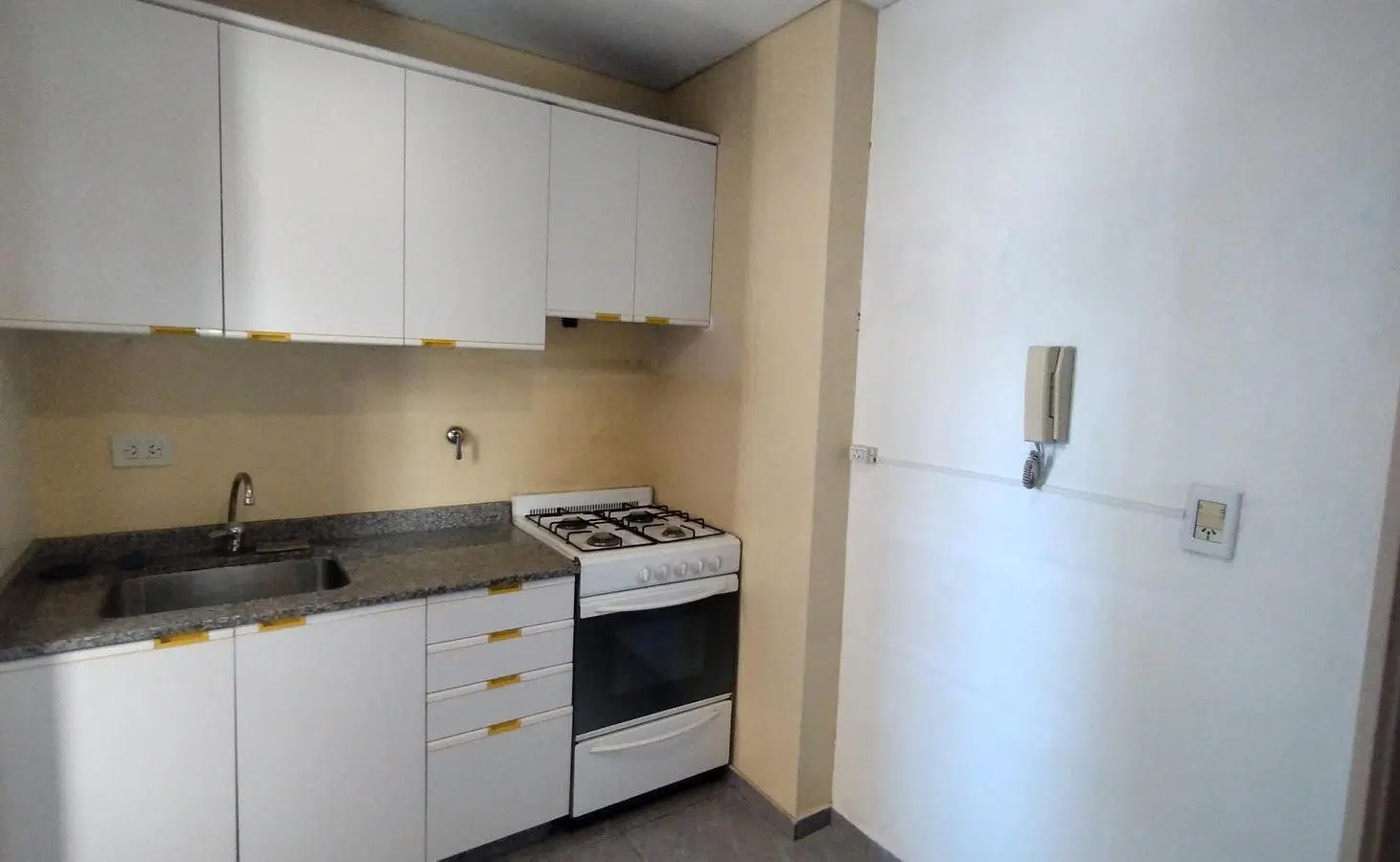 Alquiler Departamento Un Dormitorio Con Balcon. Centro 5