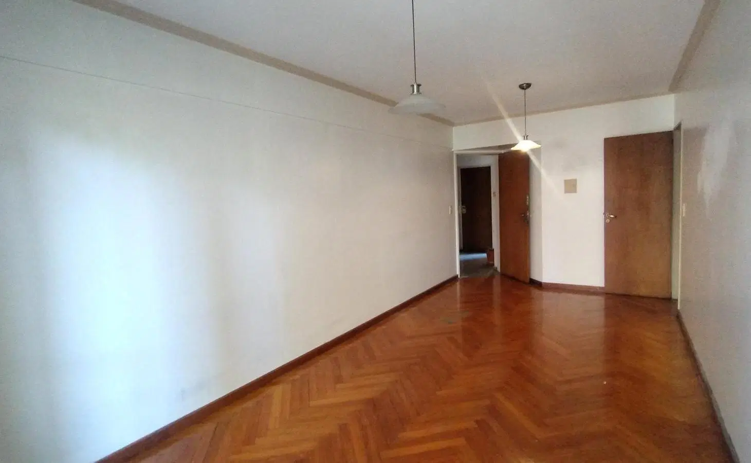 Alquiler Departamento Un Dormitorio Con Balcon. Centro 2