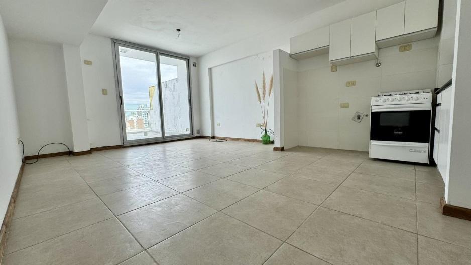 Foto de Venta Departamento Categoria Monoambiente Con Patio. Centro Rio, imagen 3