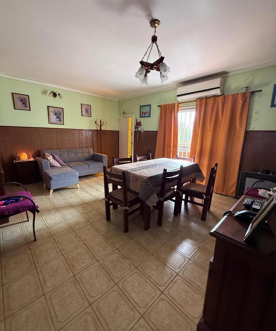 Foto de Venta Dos Departamentos uno en planta alta y el otro en planta baja con, imagen 2