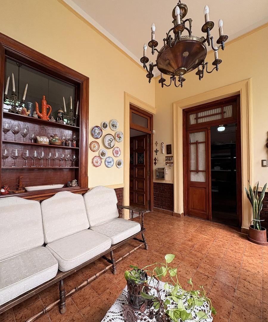 Foto de Venta/Permuta Casa cuatro dormitorios Jardín. Las Heras, imagen 2