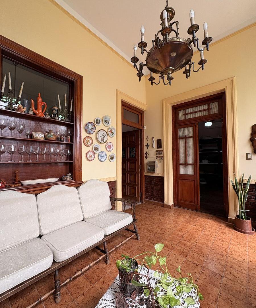 Foto de Venta/Permuta Casa cuatro dormitorios Jardín. Las Heras, imagen 2