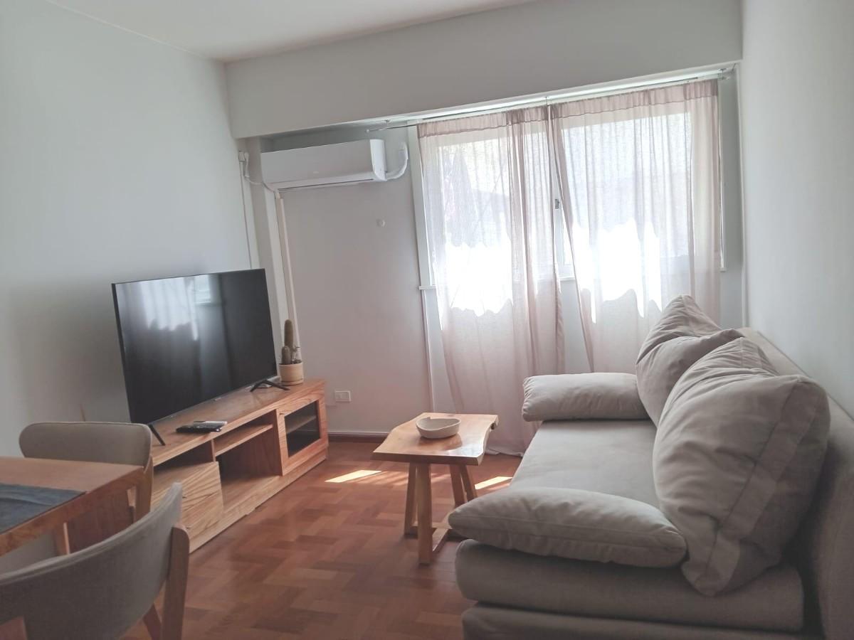 Foto de Venta Departamento Dos Dormitorios Reciclado Amoblado. Zona rio, imagen 1