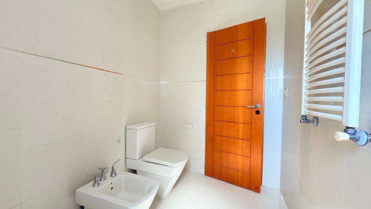 Foto de Venta/Financiacion/Permuta Casa 4 Dormitorios Suite Cochera Doble, imagen 3
