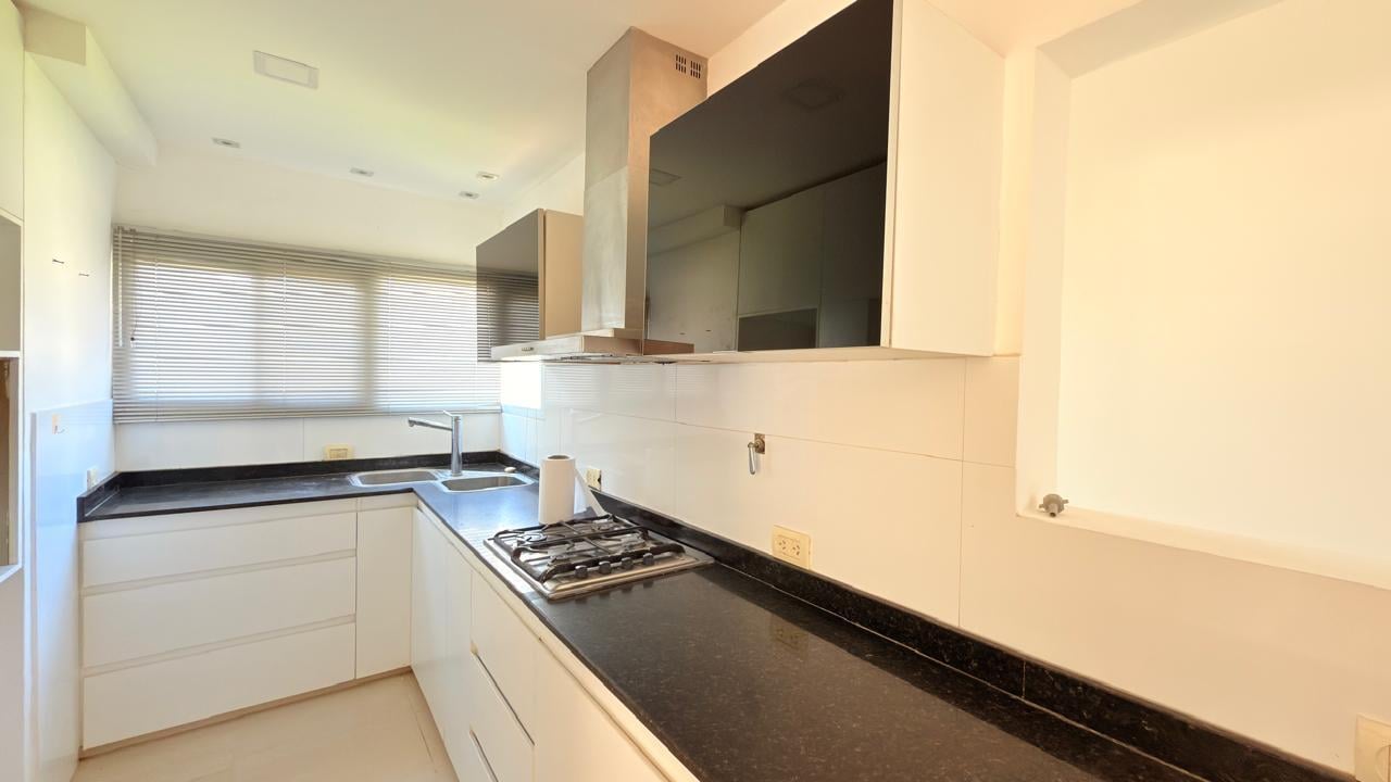 Foto de Venta/Financiacion/Permuta Casa 4 Dormitorios Suite Cochera Doble, imagen 2