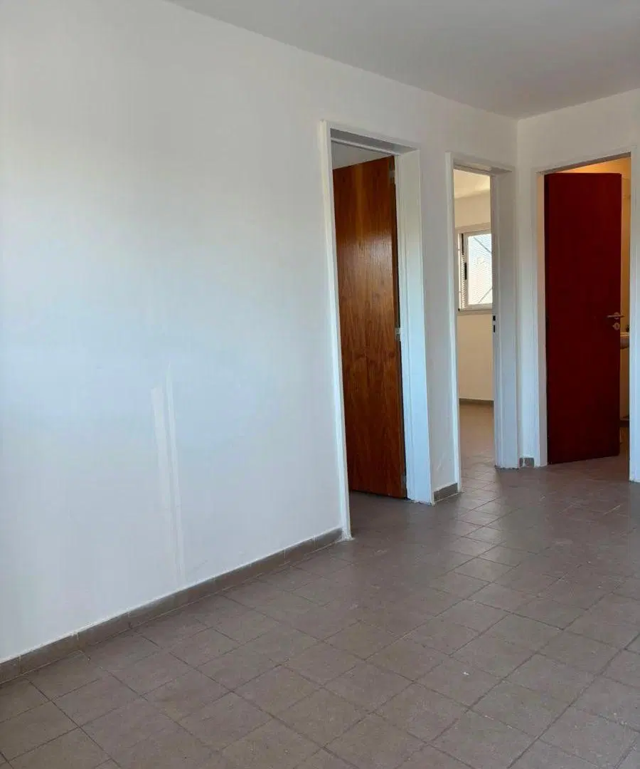 Casa en alquiler en Temperley 2