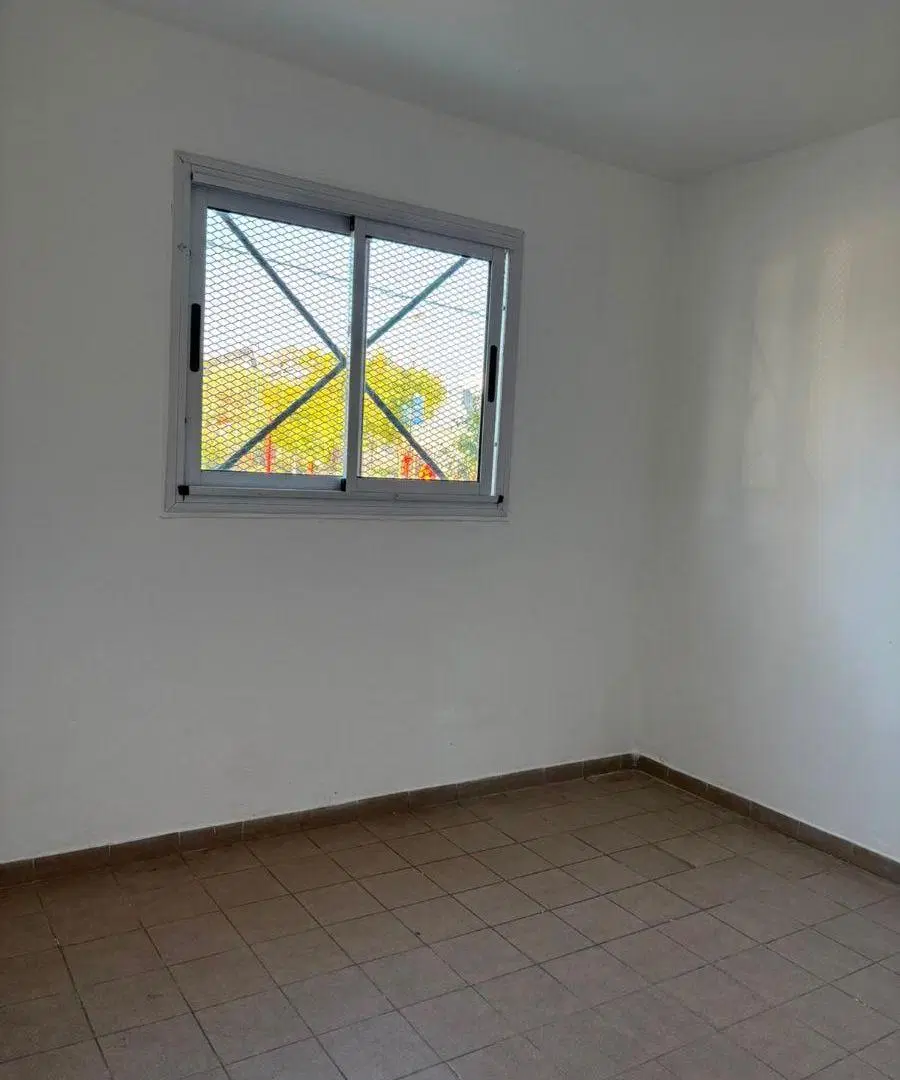 Casa en alquiler en Temperley 4