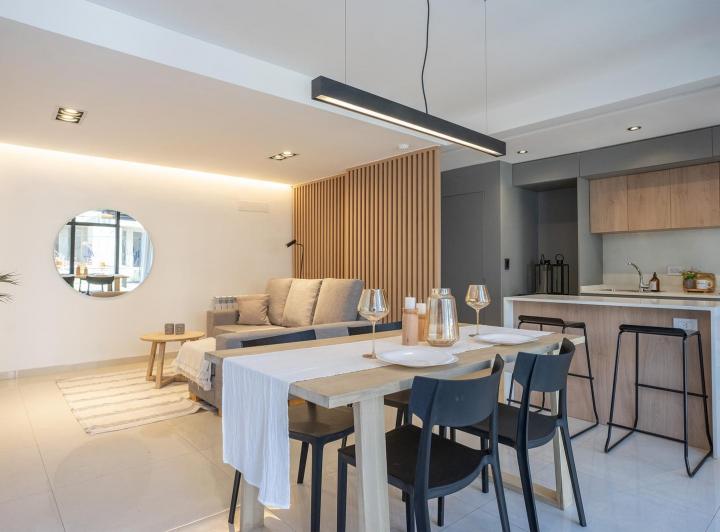 Casa de 4 dormitorios con pileta, parrillero y cochera en Fisherton