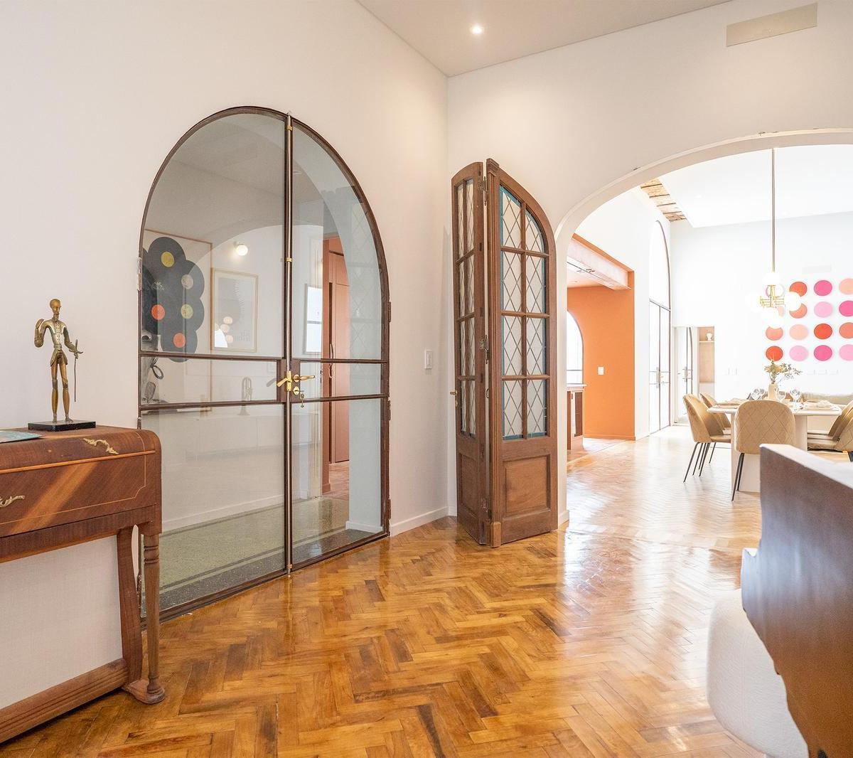 Casa de 4 Dorm. con Cochera, Patio y Pileta en Venta 4